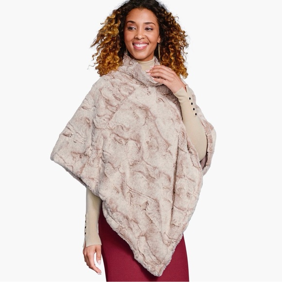 Johnston & Murphy Sweaters - Johnston and Murphy Reversible Faux-Fur Poncho One Size